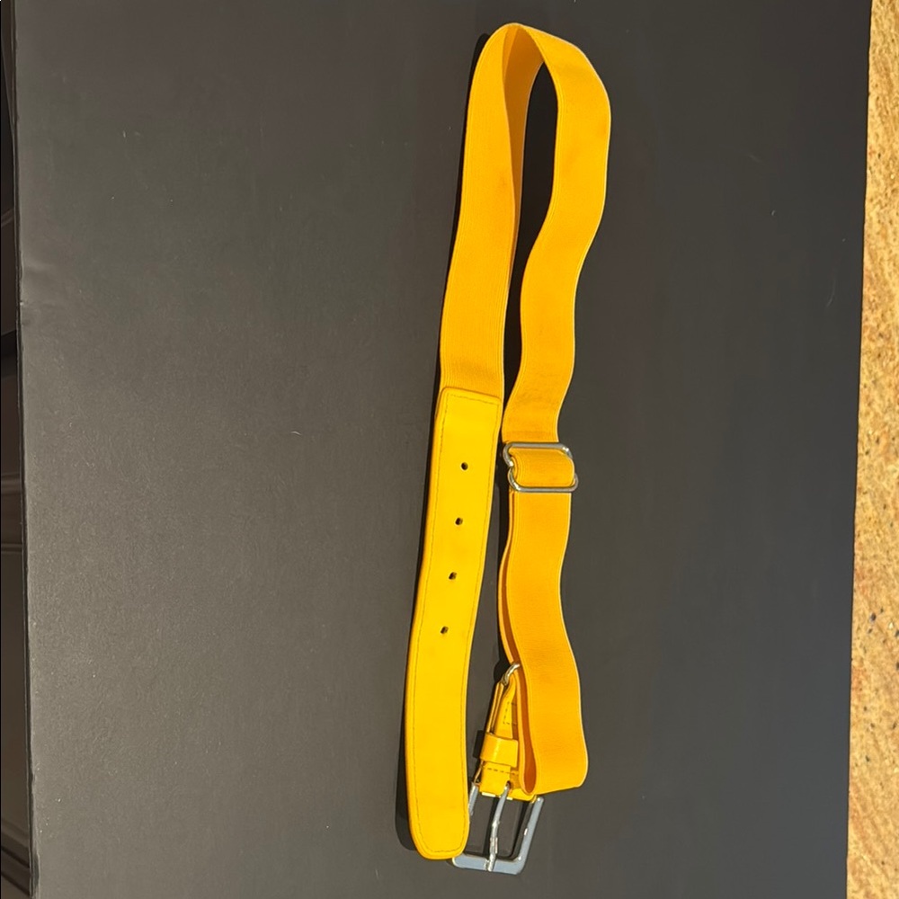 Boys baseball belt yellow fits youth size medium baseball pants